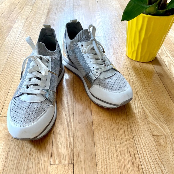 Michael Kors Billie Knit Trainers Fabric Leather White & Silver Metallic Size 7 - Picture 14 of 14